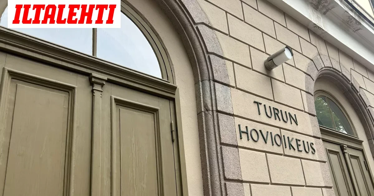 Mies tunkeutui tuntemattoman naisen kotiin yöllä – Raiskasi