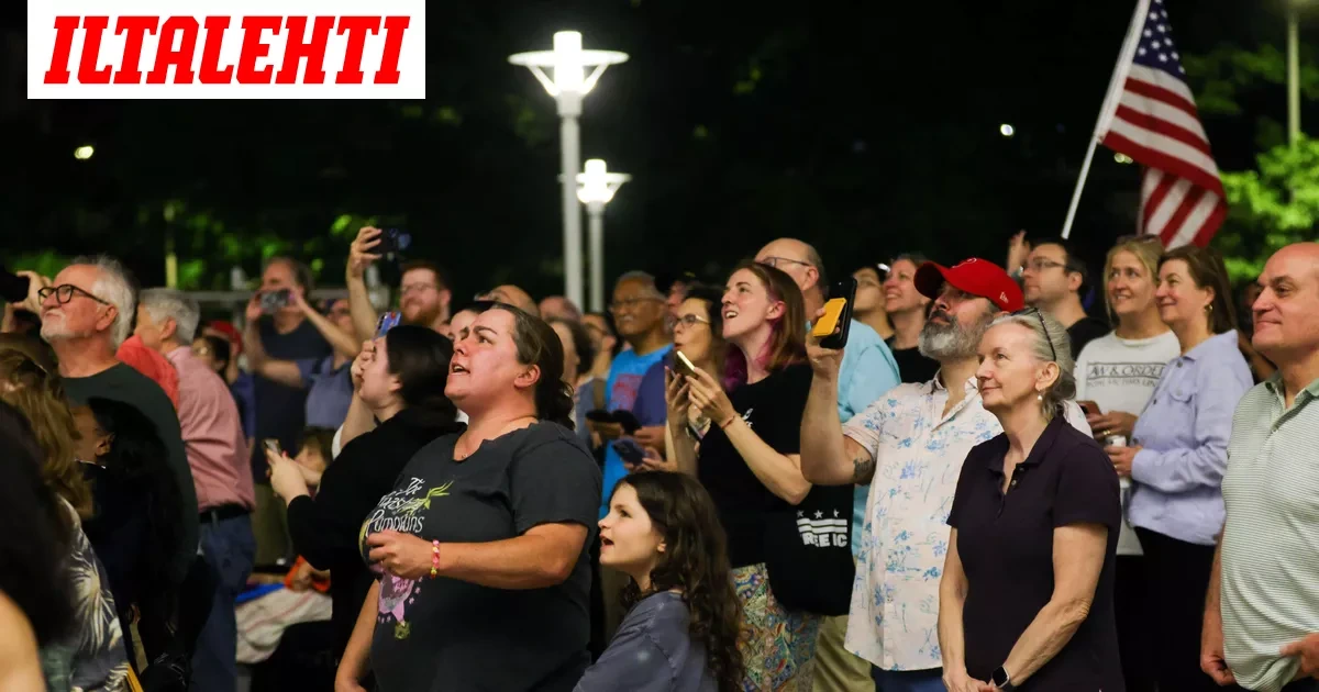 Trumpin nimi katosi yön pimeydessä