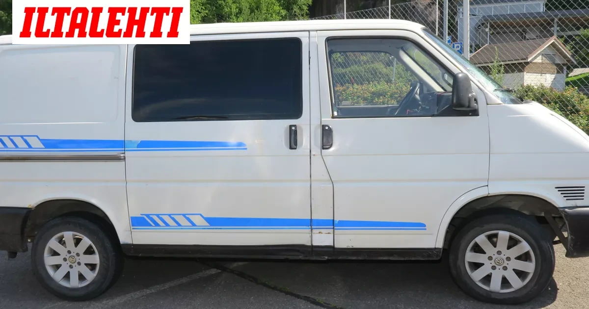 Näitkö tätä autoa viikonloppuna? Poliisi pyytää havaintoja