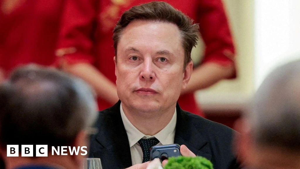 SpaceX says its worth $1.75tn as it nears stock market debut