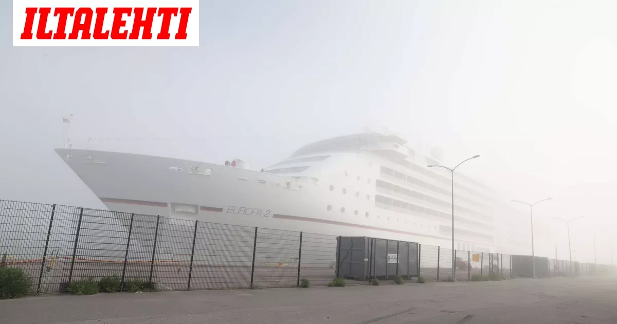 Käsittämätön jättiläinen juuri nyt  Suomessa – Yli 220-metrinen luksusristeilijä saapui Helsinkiin
