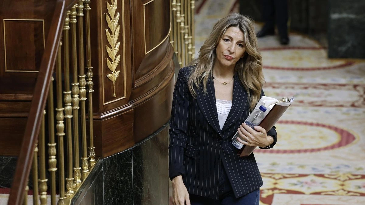 Sumar hace equilibrios para presionar a un PSOE en crisis sin plantearse romper el Gobierno