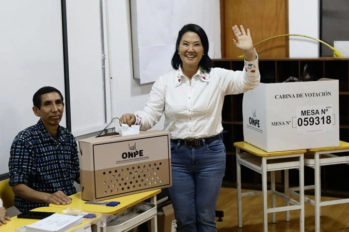 Perú pone fin a tres semanas de incertidumbre: Keiko Fujimori gana las elecciones por menos de 50.000 votos