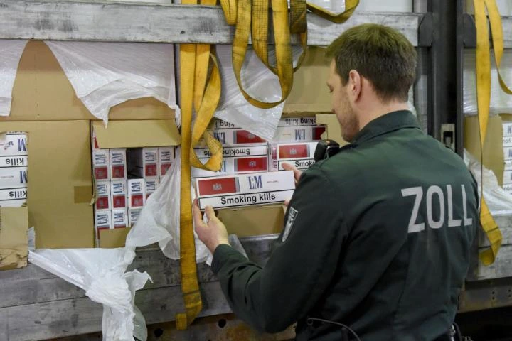 El mercado ilícito de cigarrillos rebasa ya el 10% en la UE: 16.700 millones en ingresos fiscales perdidos