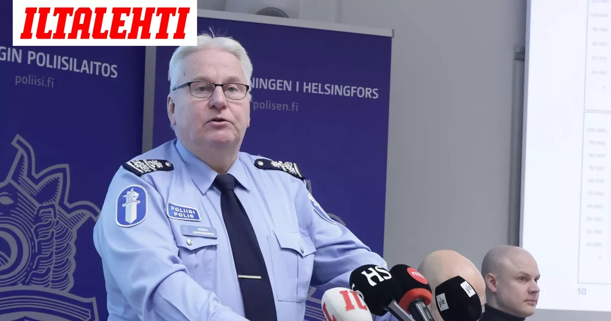 Poliisi sai potkut Whatsapp-viestien takia – Poliisipäällikkö vältti rikostutkinnan