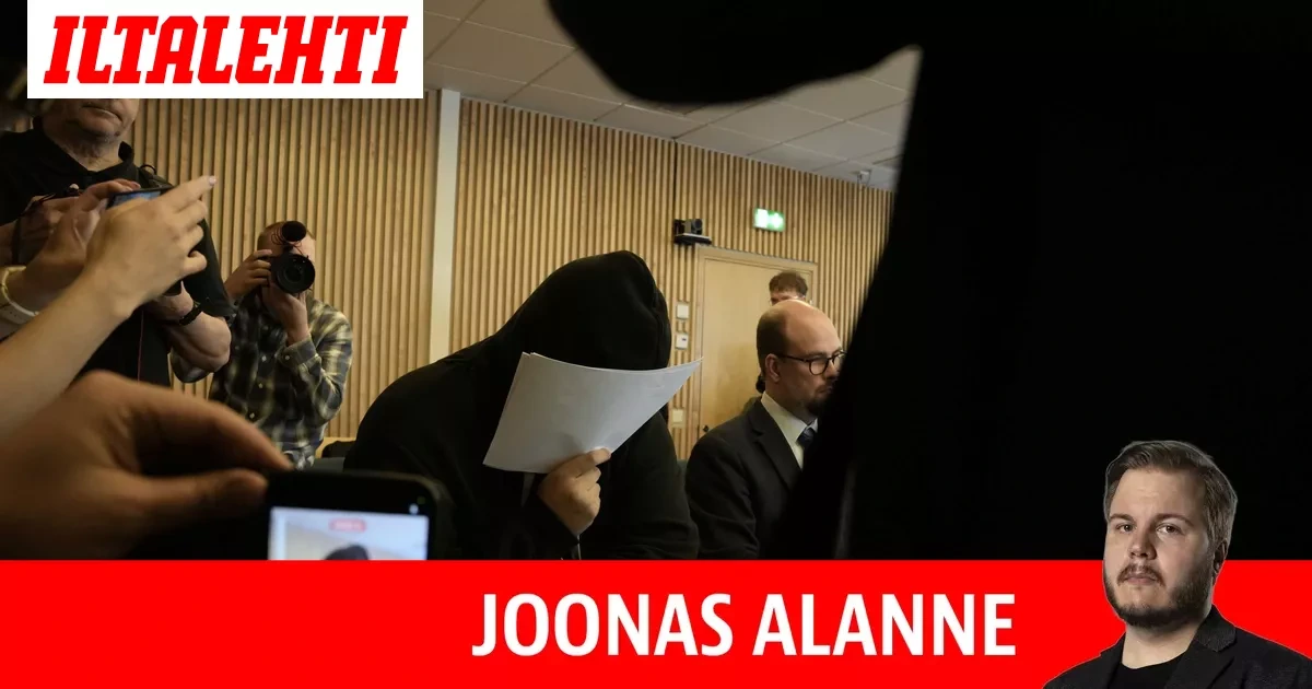 Kommentti:Perhesurmasta syytetty, 23, sai pompotella oikeutta pelkurimaisella käytöksellään