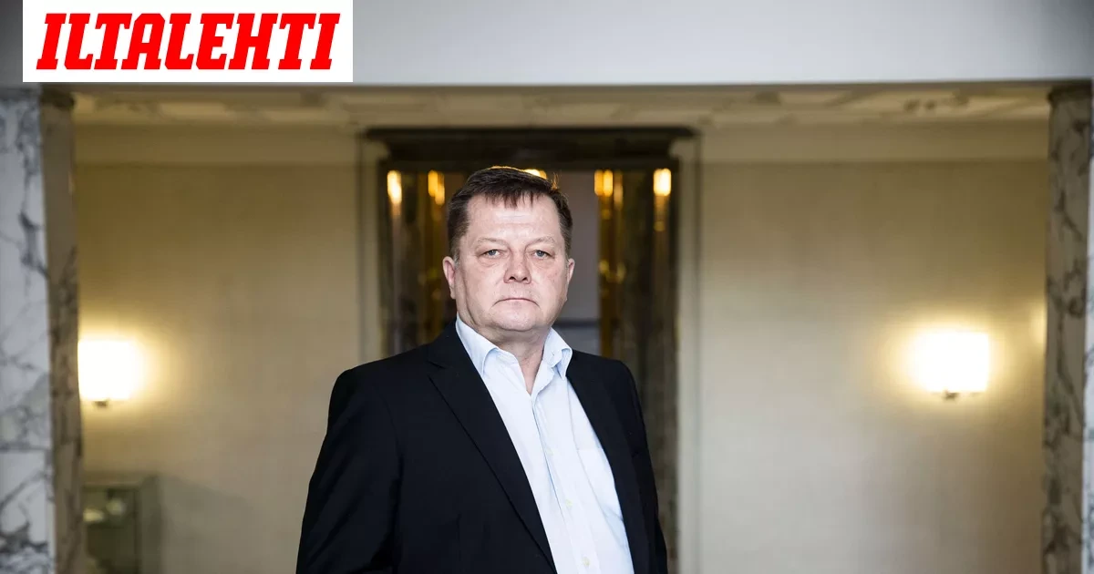 Ex-kansanedustajaa syytetään naisen pahoinpitelystä