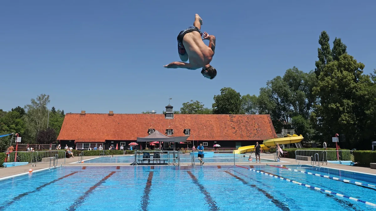 Glutwelle rollt an: Wetter-Experte warnt vor Hitzekeule
