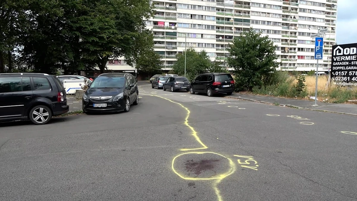 Problemhochhaus in Duisburg: Messerattacke Blutspur vorm Weißen Riesen