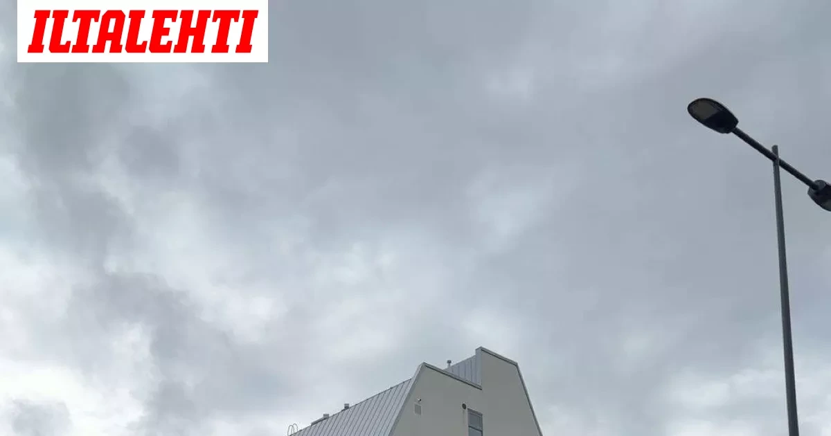 Amanda vietti lauantaipäivää kotona, kun rappukäytävästä alkoi kuulua ääntä – Pian poliisi antoi selkeän ohjeen