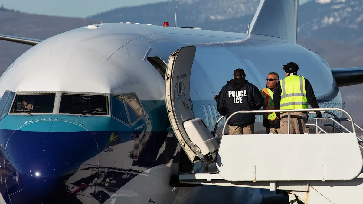 Donald Trump plant staatliche Abschiebeflotte mit sieben Boeing 737