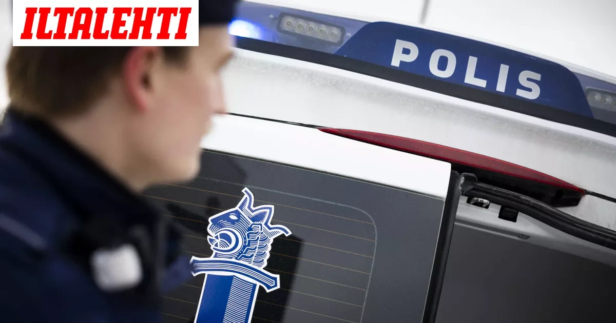 Näitkö tätä autoilijaa? Törmäsi pyöräilijään Westendissä