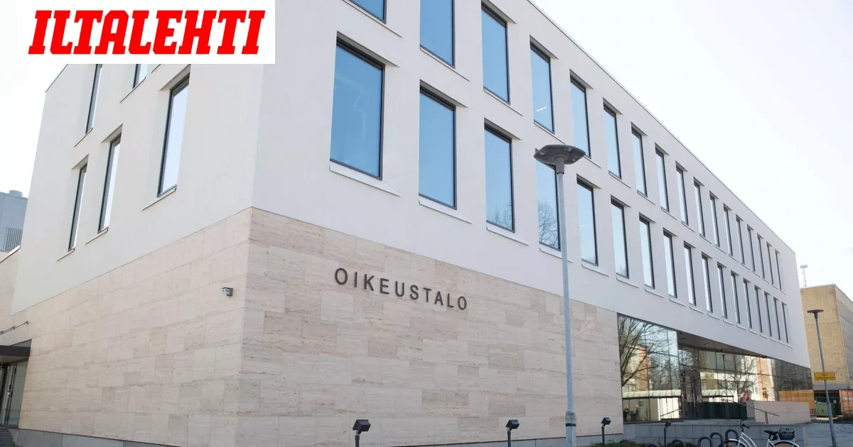 Hallintojohtajan posketon vedätys paljastui vasta naisen jäätyä eläkkeelle