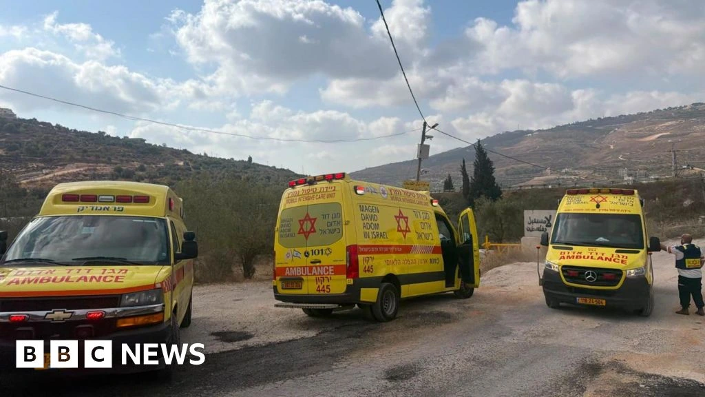 Four Palestinians and two Israelis killed in West Bank shooting