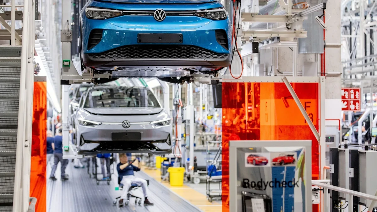 Schicksalstag bei Volkswagen! Beschließen die VW-Bosse heute den Job-GAU?