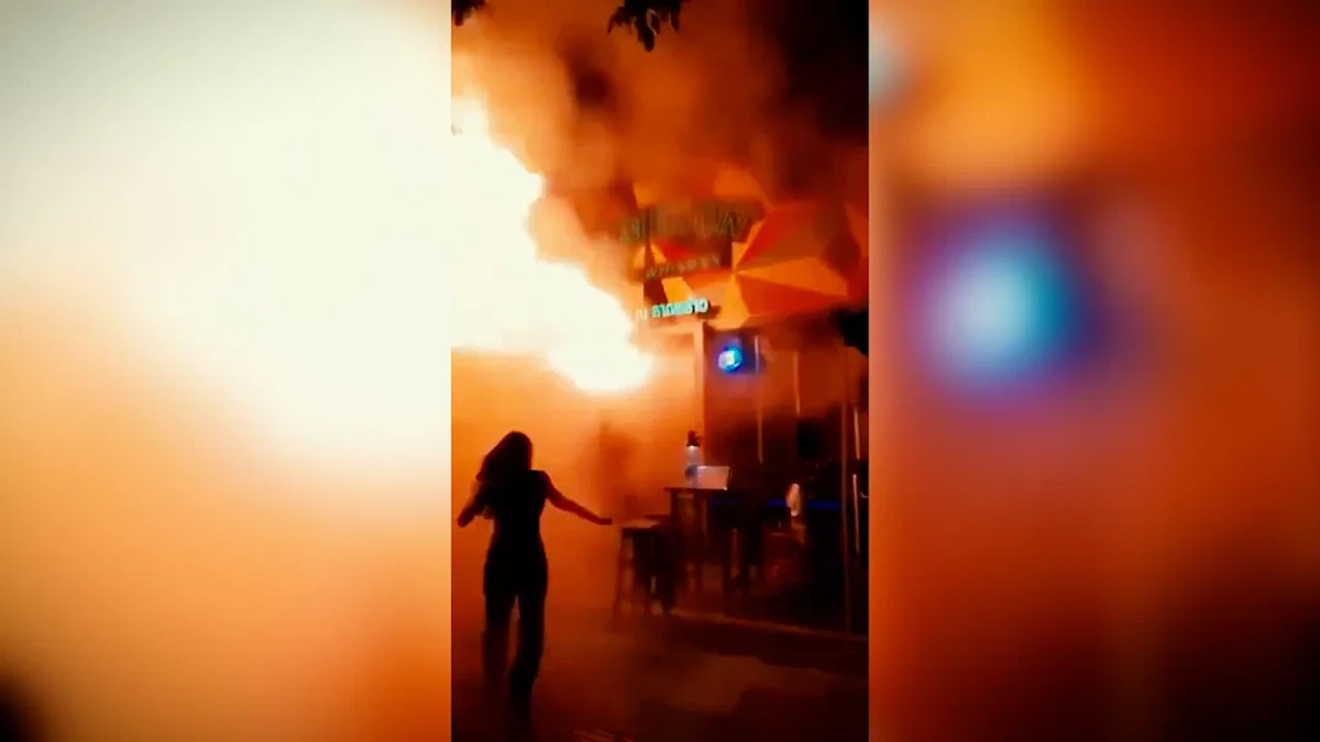 Schaumstoffdecken – und Notausgang blockiert: 27 Tote! Pub-Feuer erinnert an Crans-Montana