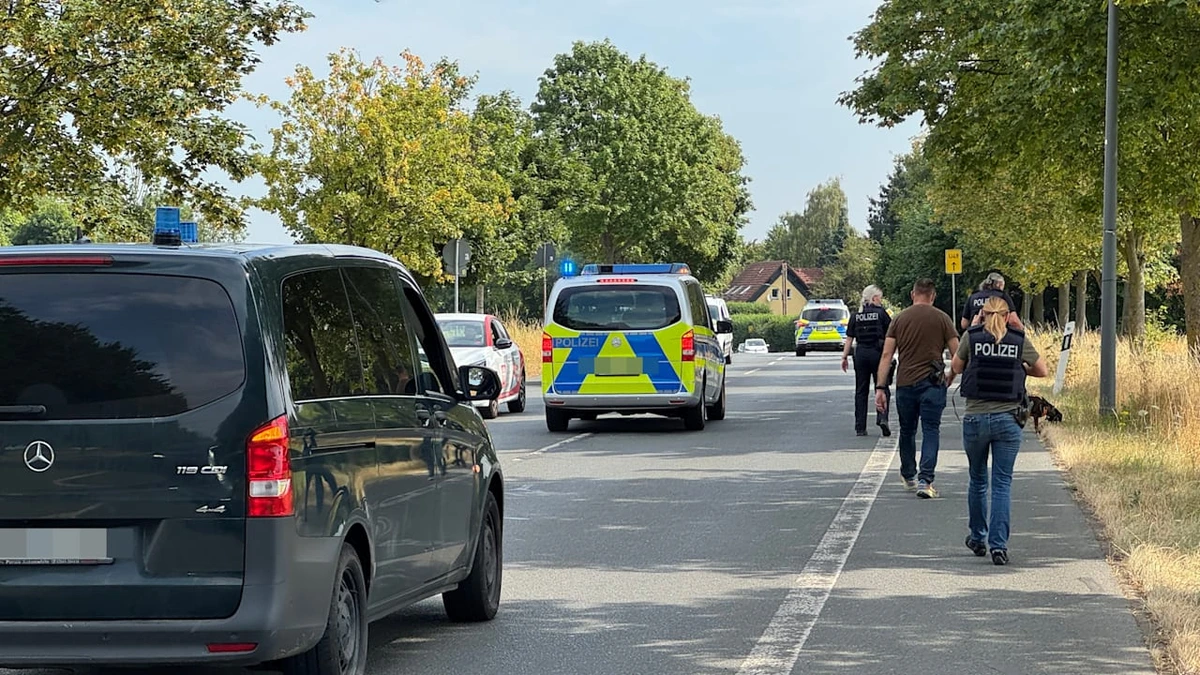 Täter möglicherweise bewaffnet: Messerstecher aus Flüchtlingsheim auf der Flucht!