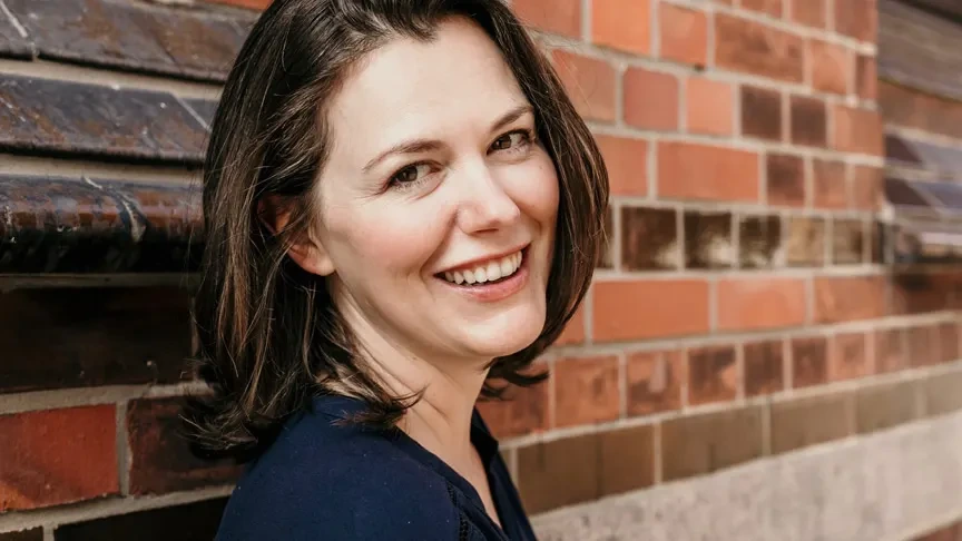 Lucy Astner: Exklusiven Abend mit der Bestsellerautorin ersteigern