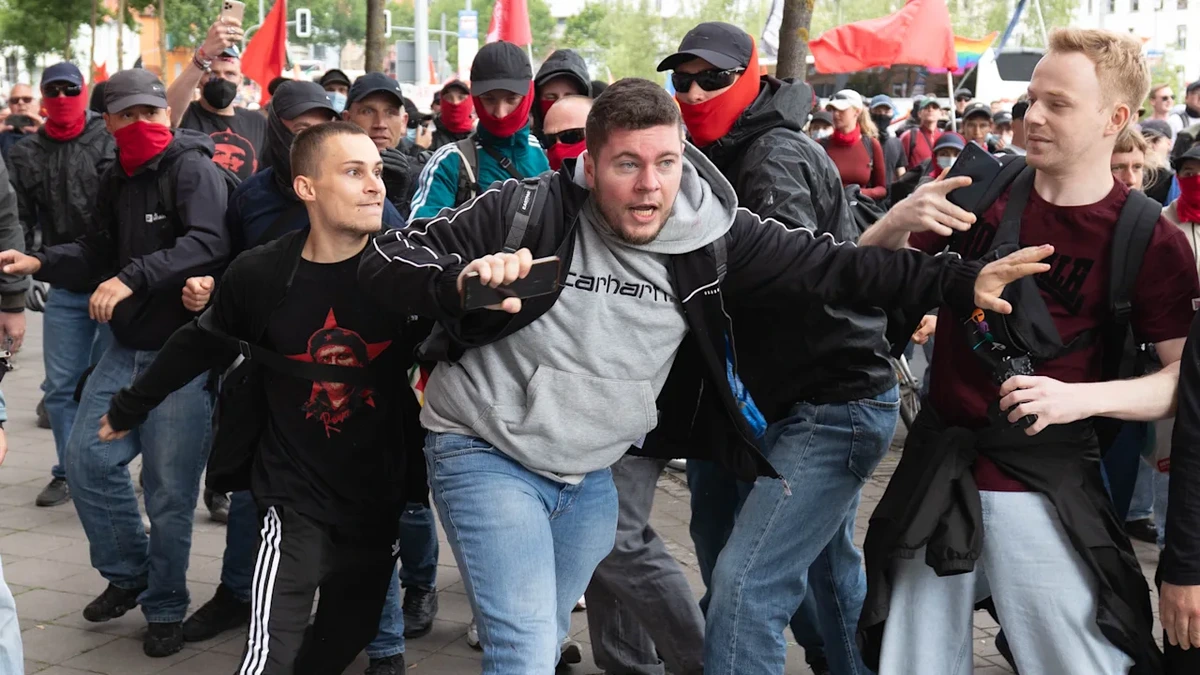 Journalisten während AfD-Parteitag durch Erfurt gejagt! Täter noch nicht identifiziert