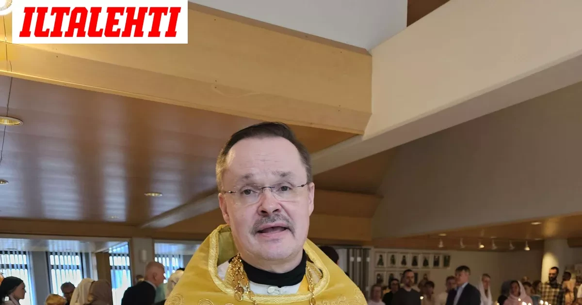 Nyt puhuu rovasti, joka oli sisällä kirkossa salaman iskiessä