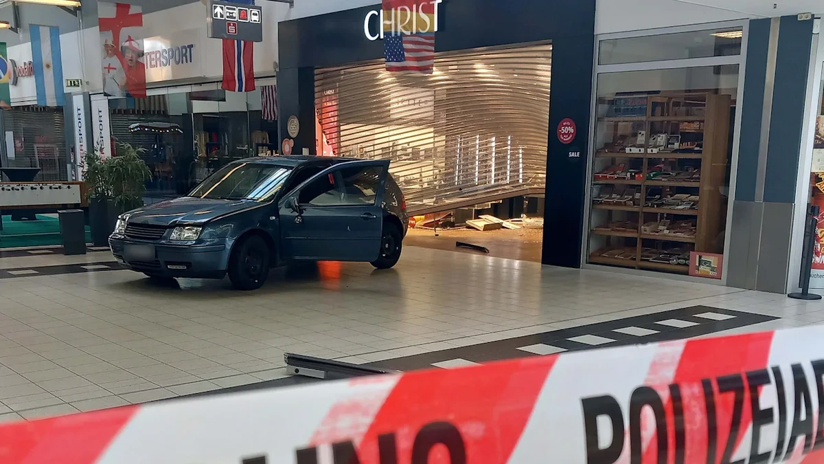 Einbruch bei Rostock: Räuber rasen mit Auto in Juweliergeschäft