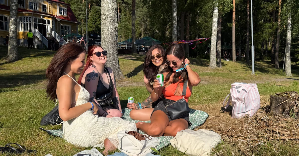 Lahtelaisella saarifestarilla moni kertoo samasta kokemuksesta: ”Konemusiikki maadoittaa ja rauhoittaa”