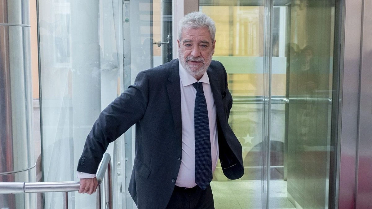 La jueza archiva la causa contra Miguel Ángel Rodríguez por difundir la identidad de dos periodistas