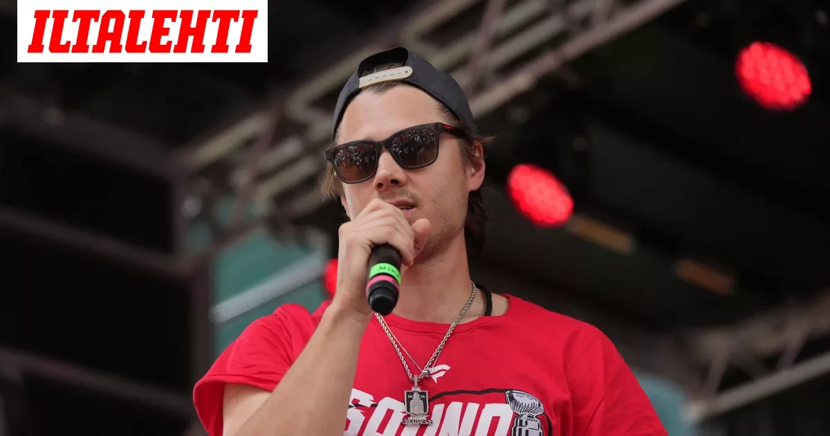 Äidin bravuuri päätyi Stanley Cupiin – Sebastian Aho ei peitellyt tunteitaan