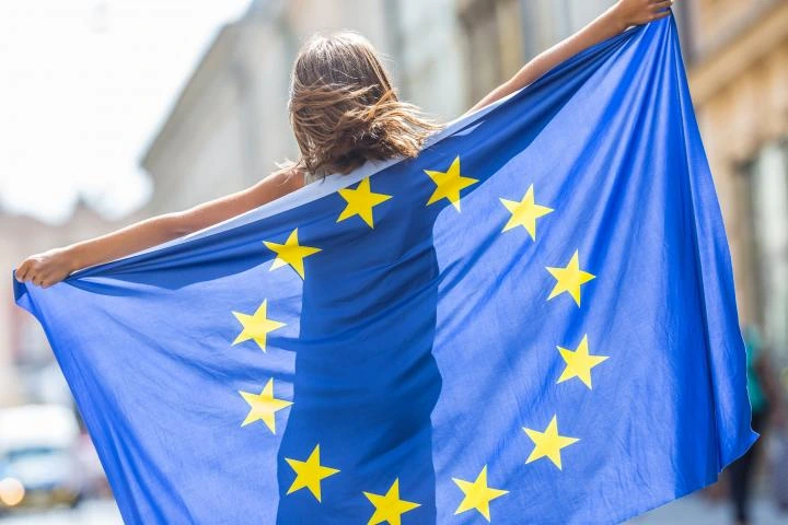 España, más "serena" y europeísta que la media de una UE que actúa como "oasis" frente a las crisis