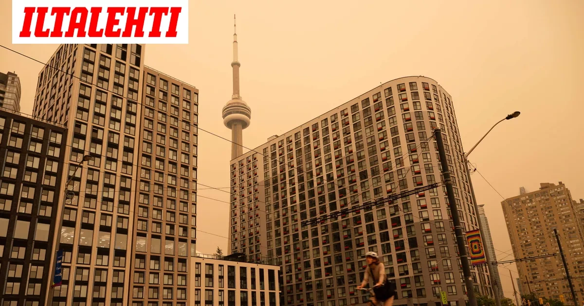 Toronto muuttui keltaiseksi
