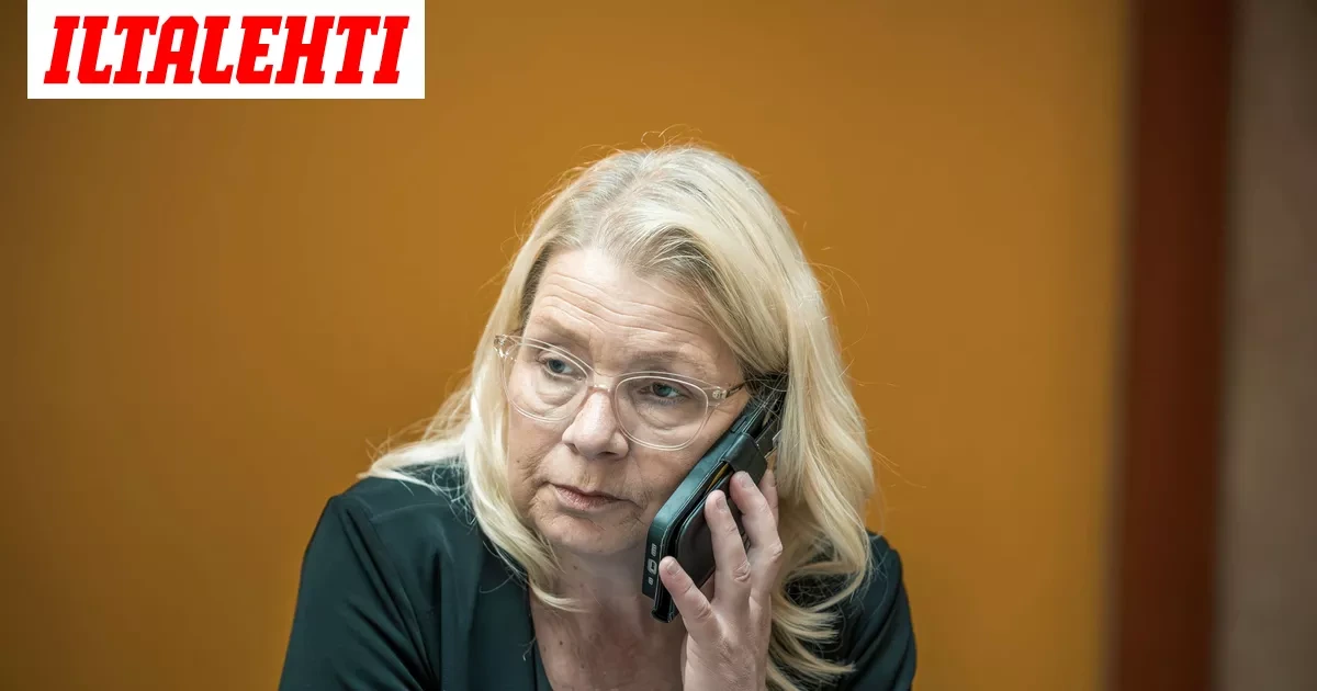 Ministeri Meri lomailee – Virkamies keskustelemaan äärimmäisestä pornosta