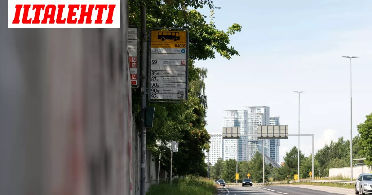 Kaksi kuoli keskelle Itäväylää – Poliisilla nyt käsitys taksin vauhdista