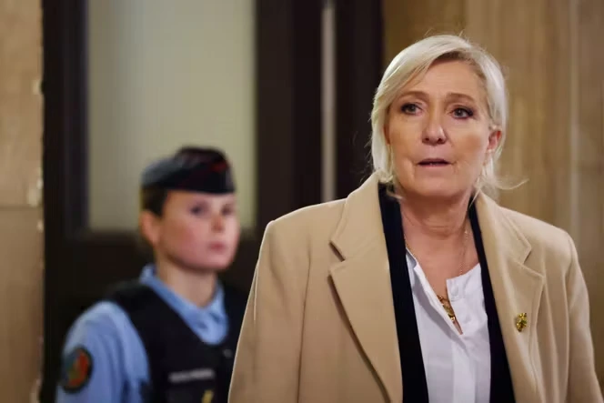 Affaire des assistants parlementaires européens du FN : les différents scénarios judiciaires pour Marine Le Pen après la décision en appel