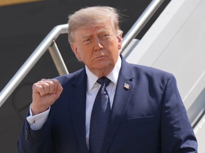 Dazi, Trump apre la nuova guerra commerciale: sui farmaci tariffe fino al 200%, Canada, Brasile ed Europa, chi è nel mirino
