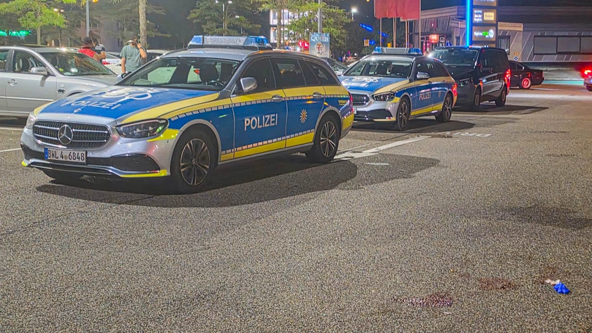 Mann (28) von Range Rover überrollt: Massenschlägerei bei Burger King