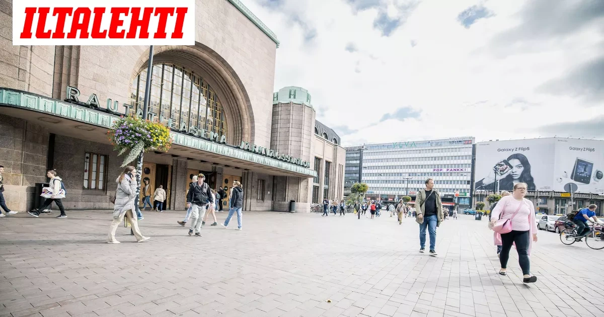 Poliisi yhytti miehen, jota epäillään puukotuksesta keskellä Helsinkiä