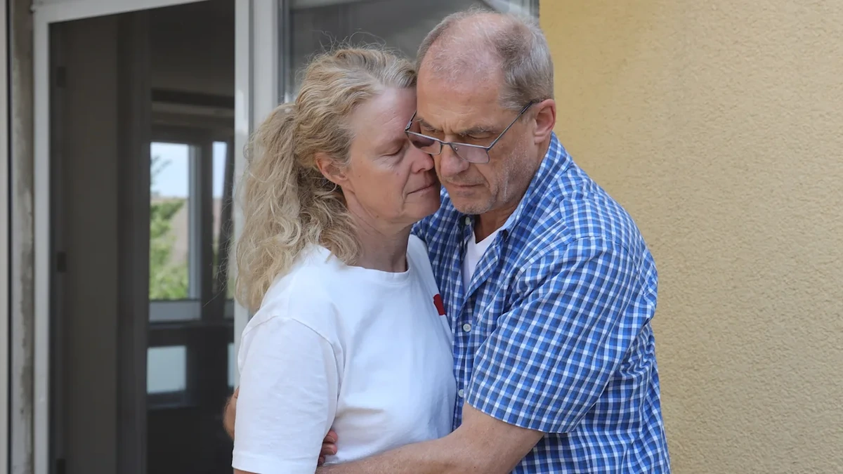 Ihr Sohn Marius wurde erstochen: Kanzler Merz meldet sich bei Familie