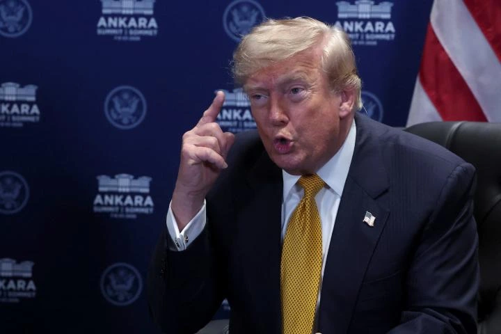 Trump cumple su amenaza y asesta un nuevo golpe a Canadá con aranceles del 50% a la mayoría de sus productos