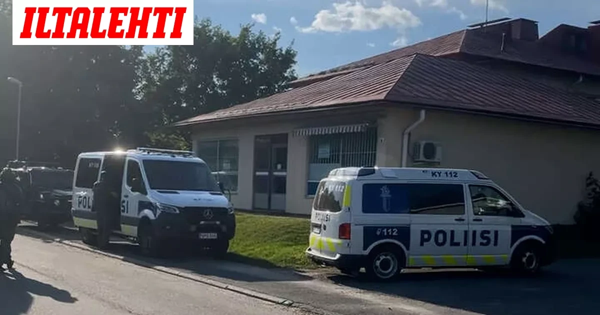 Aseistautuneet poliisit jahtasivat ryöstäjiä Kouvolassa