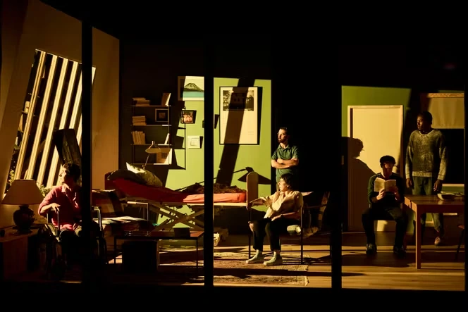 Festival d’Avignon : « L’Hors-présence », de Tiphaine Raffier, un huis clos puissant sur la fin de vie