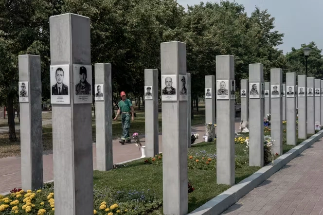 A Kiev, une « allée des héros » déçoit les familles des soldats morts au combat
