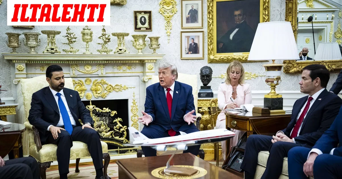 Donald Trump astuu esiin