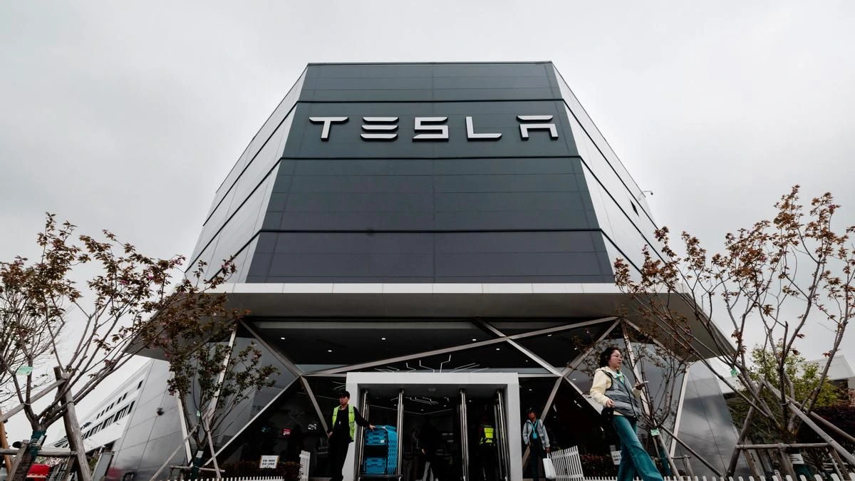Tesla frena la caída de ventas tras la rebaja de precios