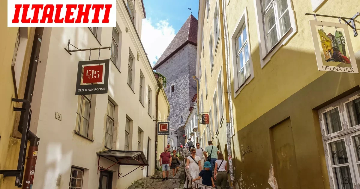 Tallinnan vanhakaupunki vajoaa