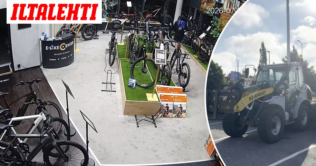 Video: Näin härskisti murtautujat rysäyttivät pyöräliikkeen ikkunan läpi