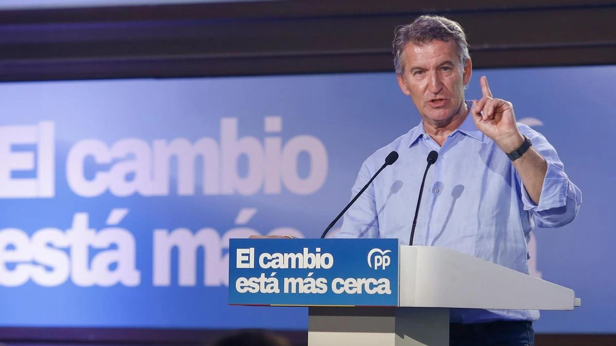 Feijóo acusa al Gobierno de “alterar el censo” con la 'ley de nietos': “Esta ingeniería social no tiene objetivos inocentes”