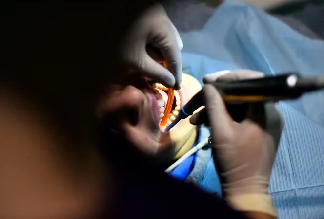A Marseille, un dentiste condamné pour une vaste escroquerie à la « Sécu » : le préjudice est estimé à 2,6 millions d’euros