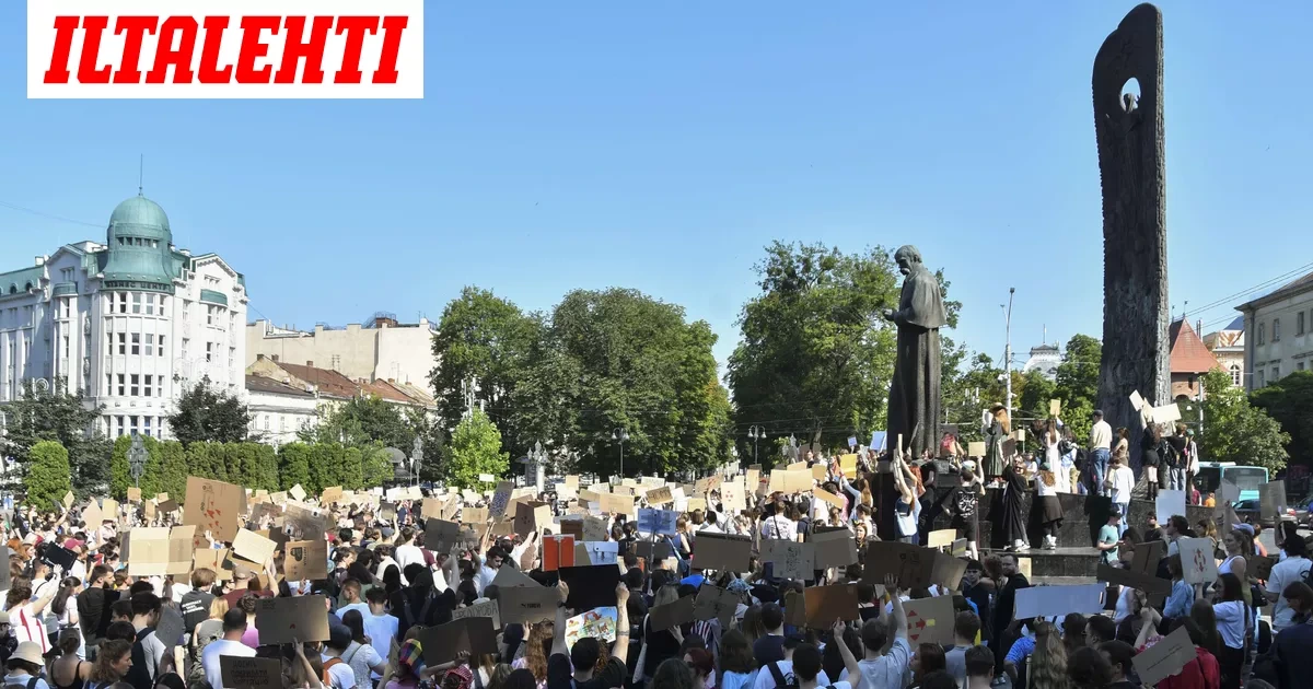 Mielenosoitukset kasvavat Ukrainassa – Zelenskyin päätös raivostuttaa