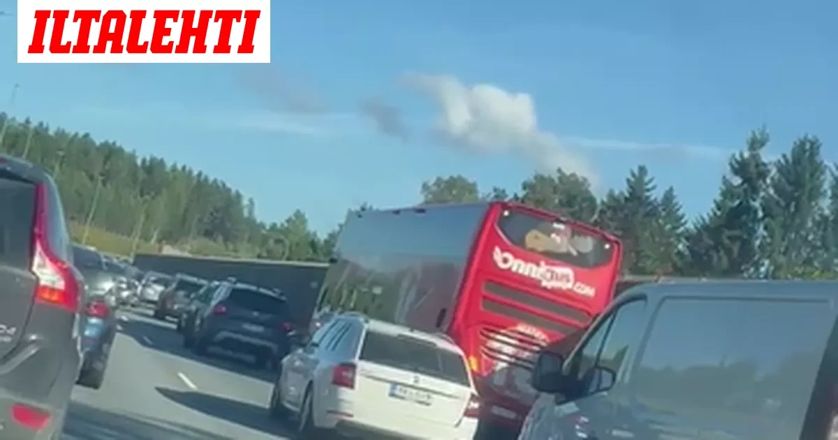 Onnibussin tempaus tyrmistytti Turunväylällä: "Härskin näköistä toimintaa"