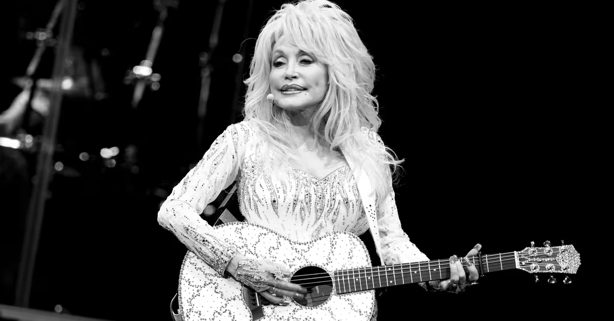 Dolly Parton ”veteli naruista” ja vei itseironiallaan aseet arvostelijoilta, sanoo musiikkitoimittaja Pekka Laine